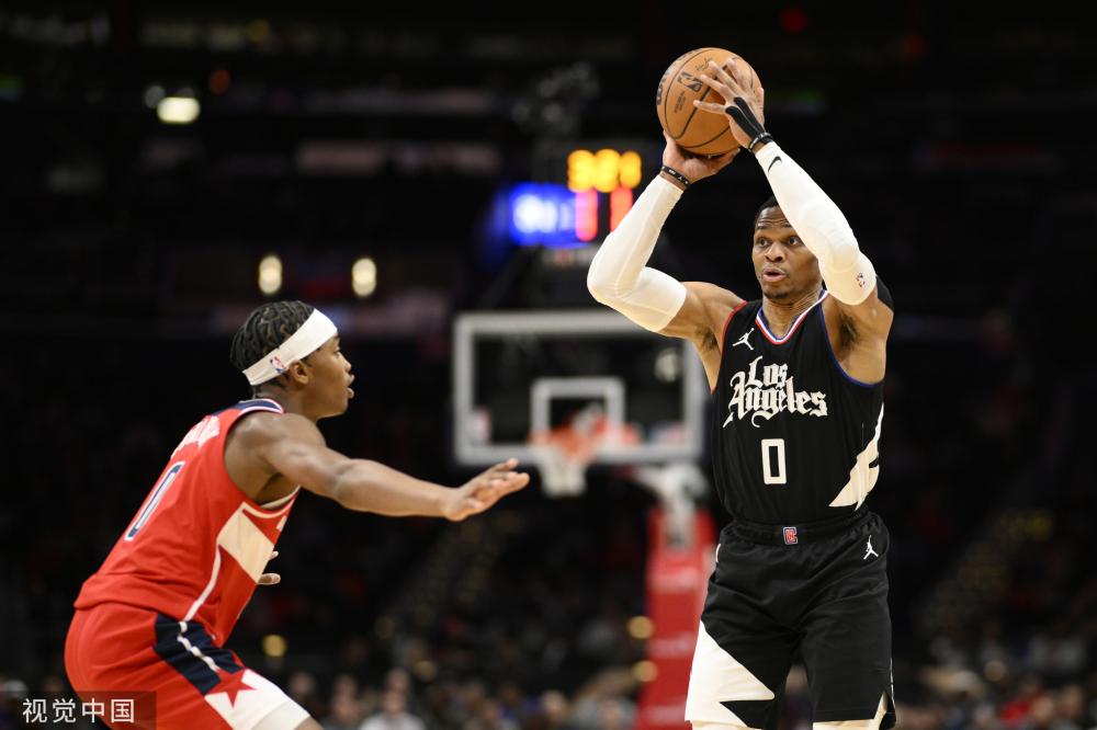 球运动员居 球运动员居