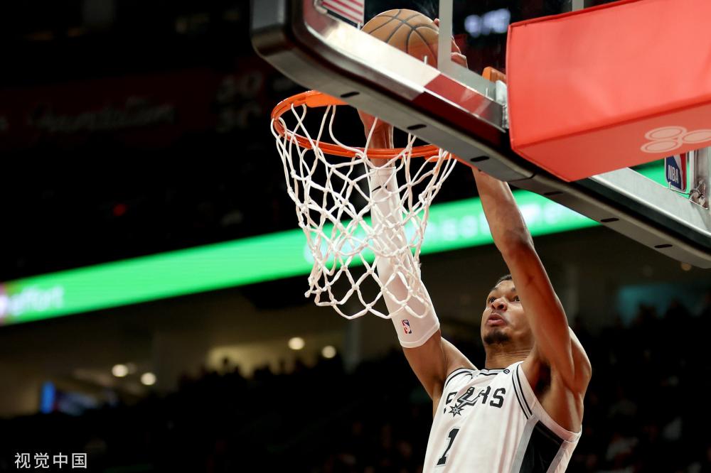 对他瞩目的 对他瞩目的